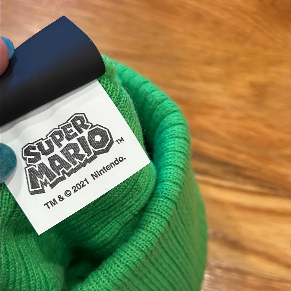 Super Mario Bros Luigi L Patch Green Beanie Hat new with tags one size adult